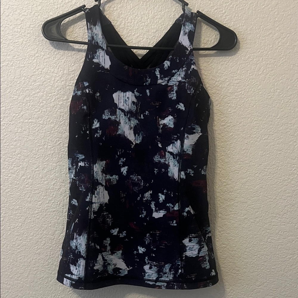 Lululemon Athletica Black and White Abstract Tank Top